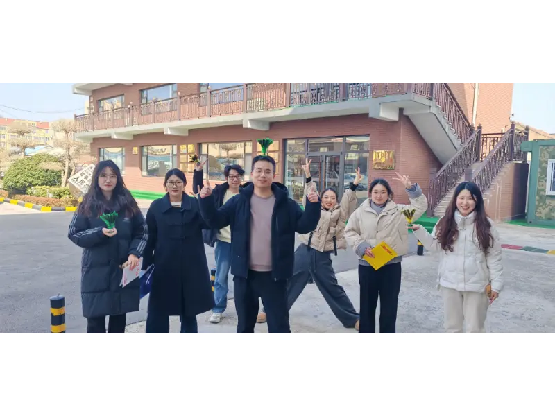 Maotong lauko šaulys, spardantis po pietų