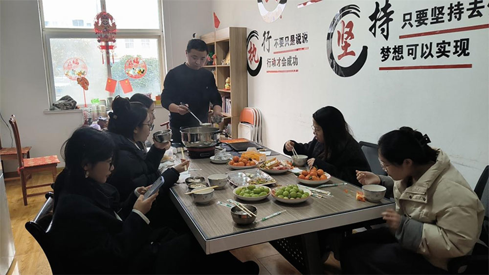 Žibintų festivalio pietūs: Tangyuan ir Team Vibes biure